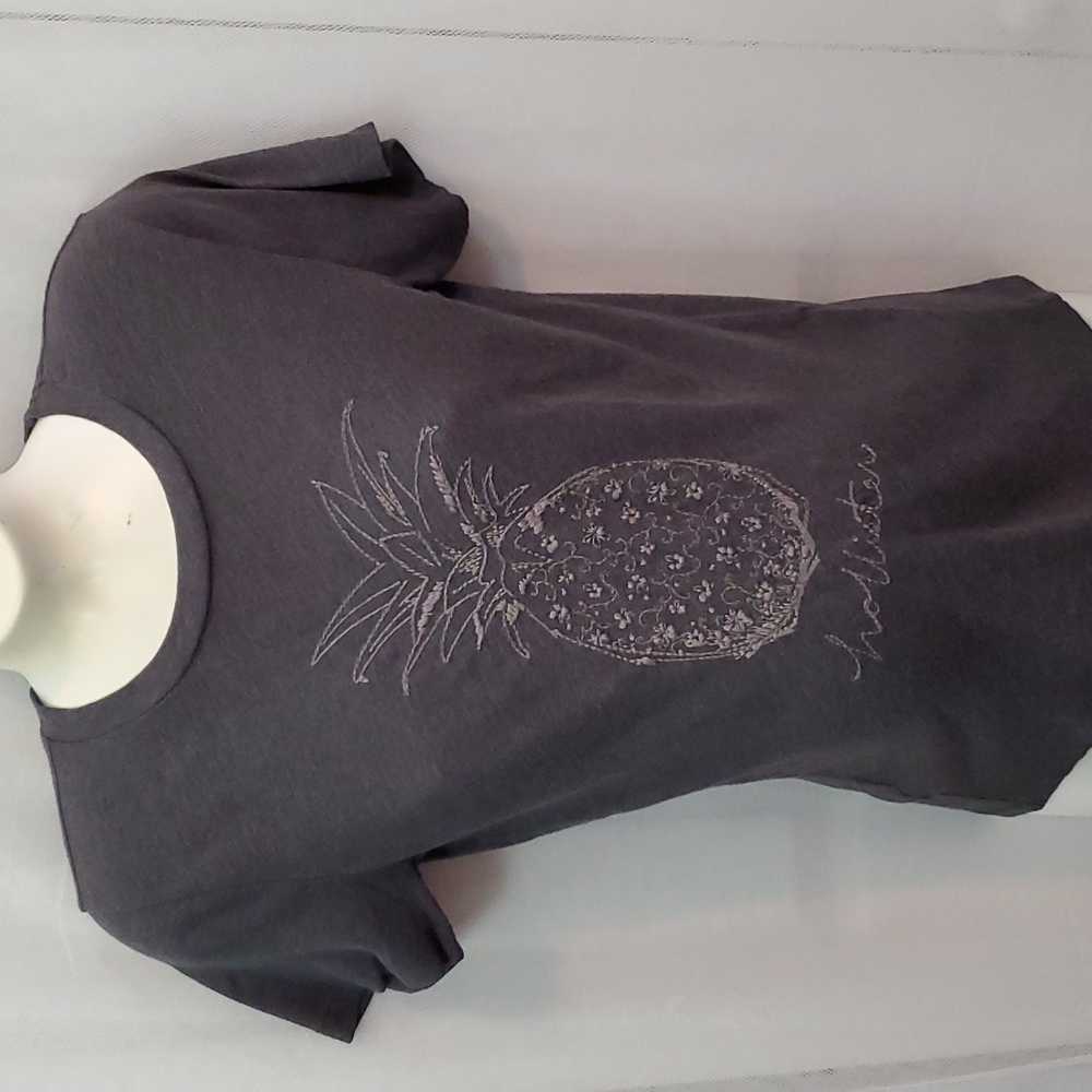 Hollister Pineapple Embroidered T-shirt